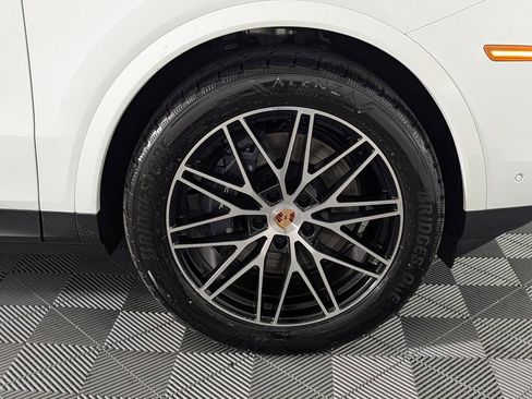 New 2026 Porsche Cayenne Coupe AWD/4WD image 14
