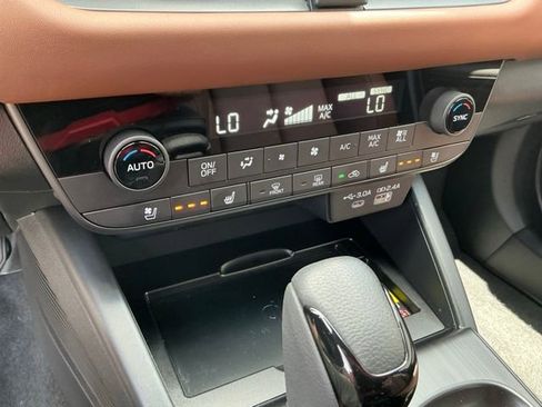 Certified 2026 Subaru Outback Touring AWD/4WD image 21