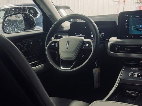 New 2026 Lincoln Aviator AWD image 27