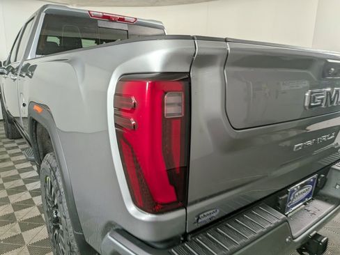 New 2026 GMC Sierra 2500 Denali Ultimate AWD/4WD image 12