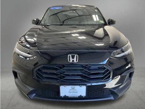 Certified 2025 Honda HR-V Sport image 10