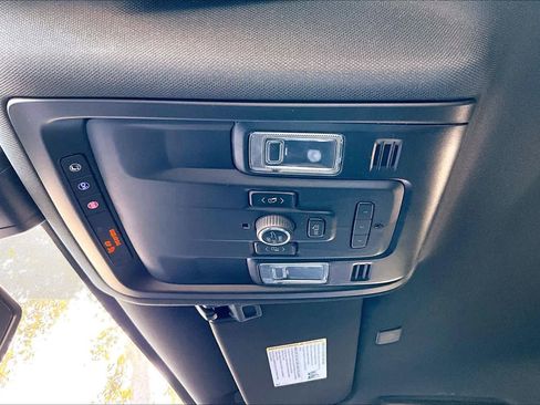 Used 2022 Chevrolet Tahoe LT w/ Luxury Package image 30