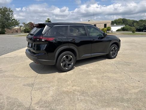 Certified 2025 Nissan Rogue SV AWD/4WD image 12