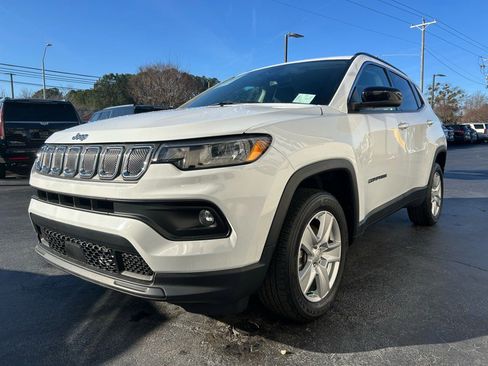 Used 2022 Jeep Compass Latitude image 4