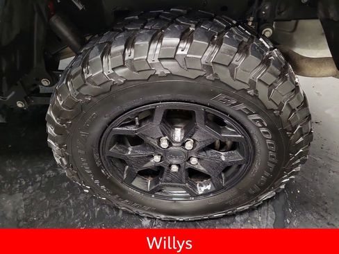 Used 2023 Jeep Gladiator Sport image 11