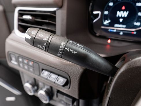 Used 2024 GMC Yukon Denali w/ Denali Reserve Package image 29