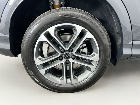 Used 2025 Audi Q5 Premium Plus w/ Premium Plus AWD/4WD image 33