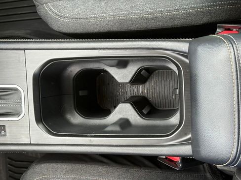 Used 2025 Nissan Kicks SV AWD/4WD image 27