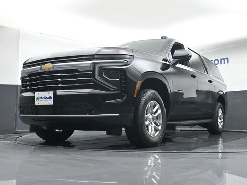 New 2026 Chevrolet Suburban LT w/ Comfort Package image 6