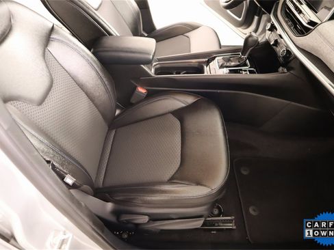 Used 2025 Jeep Compass Latitude image 12