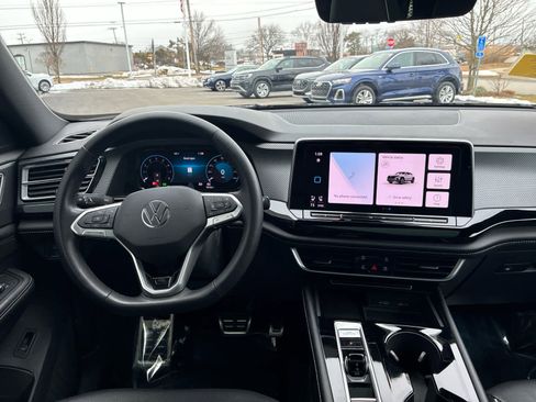 Used 2024 Volkswagen Atlas Cross Sport SEL Premium R-Line AWD/4WD image 20