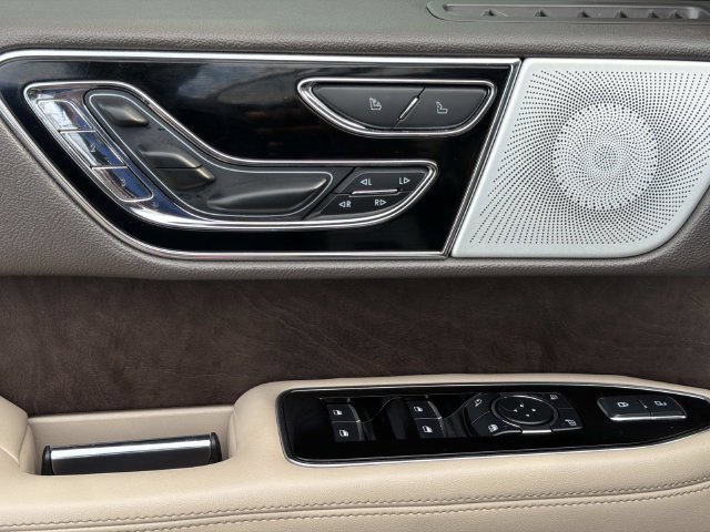 Used 2024 Lincoln Navigator Reserve AWD/4WD image 26