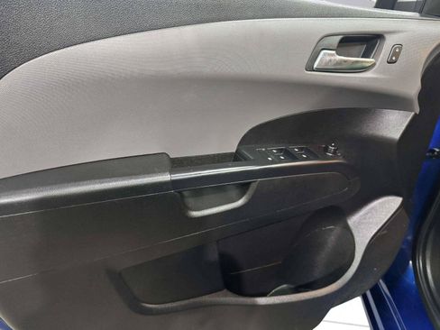 Used 2018 Chevrolet Sonic LT w/ Convenience Package FWD image 26