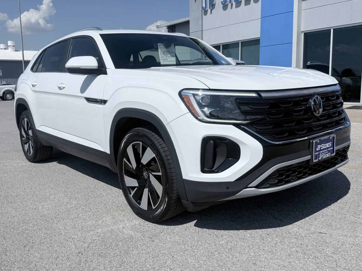 Used 2024 Volkswagen Atlas Cross Sport SE FWD image 3