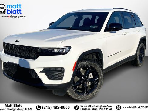 Used 2025 Jeep Grand Cherokee Altitude image 1