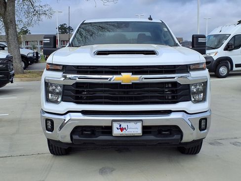 Used 2025 Chevrolet Silverado 2500 LT w/ Convenience Package AWD/4WD image 4