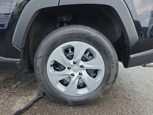 Used 2024 Toyota RAV4 LE AWD/4WD image 12