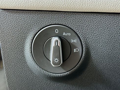 Used 2025 Volkswagen Taos S image 17