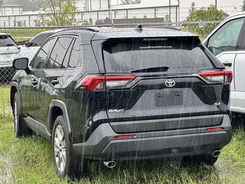 Used 2019 Toyota RAV4 XLE Premium w/ Advanced Technology Package FWD image 6