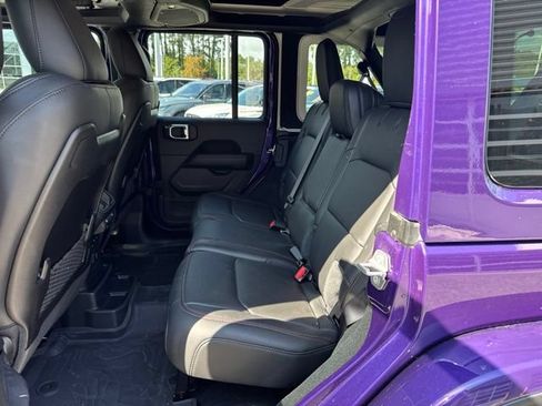 Used 2026 Jeep Wrangler Unlimited Rubicon AWD/4WD image 17