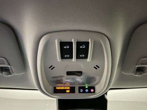 New 2026 Chevrolet Trax ACTIV w/ Sunroof Package FWD image 17