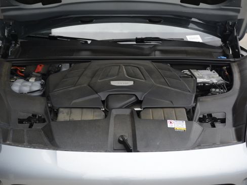 Certified 2023 Porsche Cayenne AWD/4WD image 34