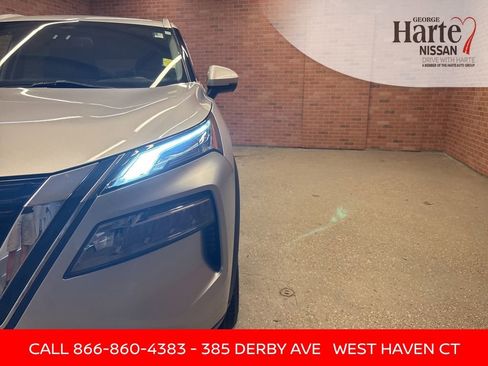 Certified 2022 Nissan Rogue SL image 40