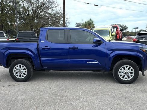 Certified 2025 Toyota Tacoma SR5 image 9