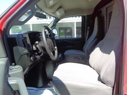 Used 2024 Chevrolet Express 2500 w/ Driver Convenience Package RWD image 11