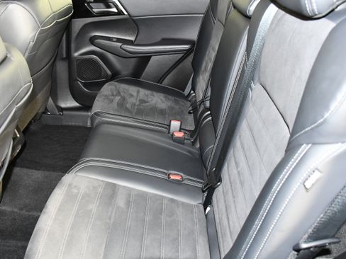 Used 2024 Mitsubishi Outlander SE image 47