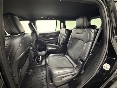 Used 2024 Jeep Grand Cherokee L Laredo AWD/4WD image 22
