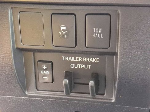 Used 2018 Toyota Tundra SR5 image 25