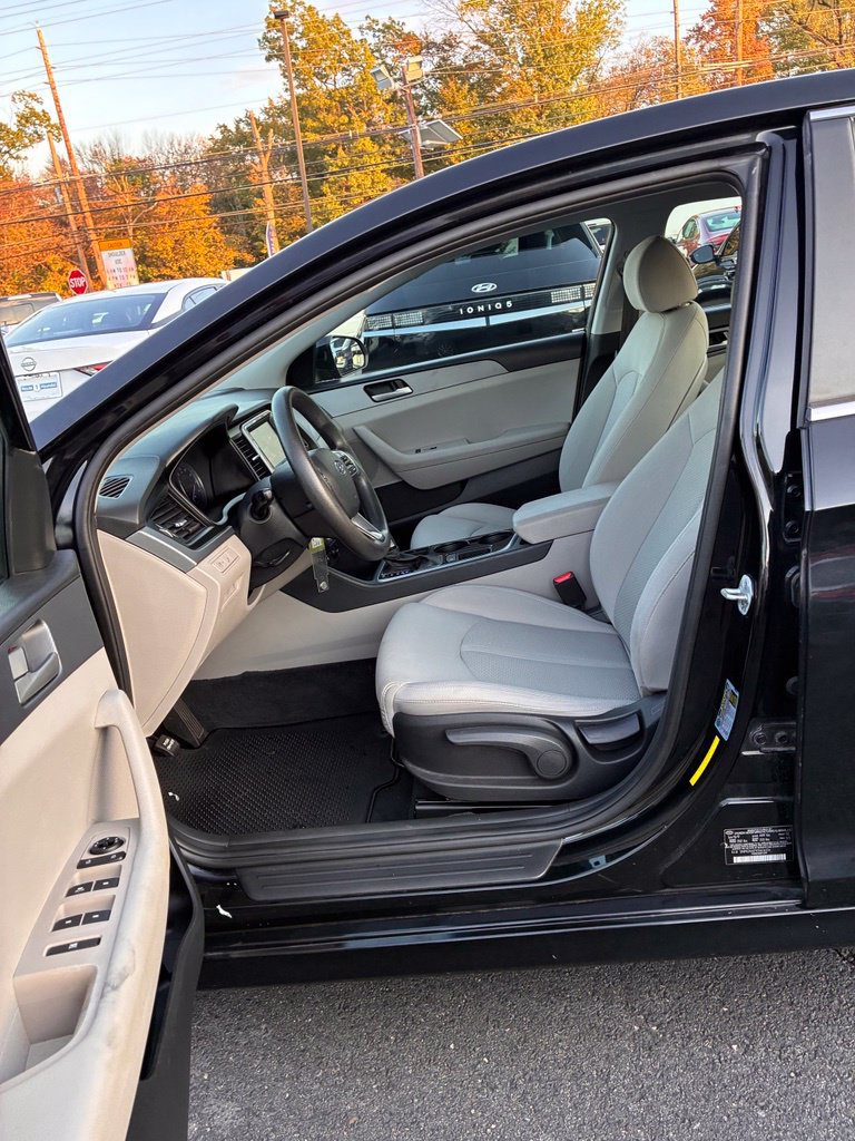 Used 2018 Hyundai Sonata SE FWD image 26