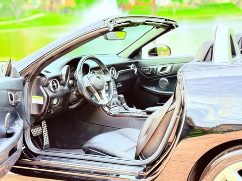 Used 2014 Mercedes-Benz SLK 350 image 12