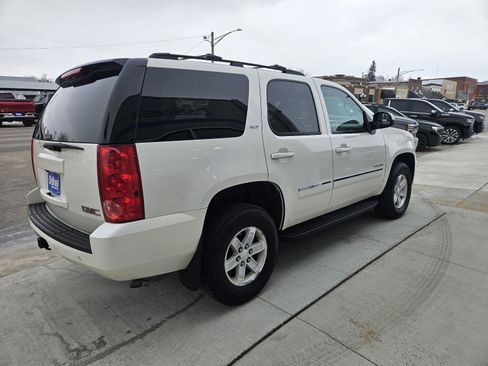 Used 2011 GMC Yukon SLT w/ SLT-2 Equipment Package image 5
