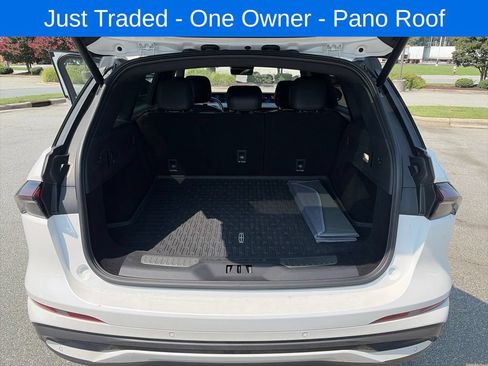 Used 2024 Lincoln Nautilus Reserve w/ Equipment Group 202A AWD/4WD image 12