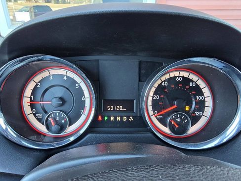 Used 2018 Dodge Grand Caravan SE w/ UConnect Hands-Free Group image 25