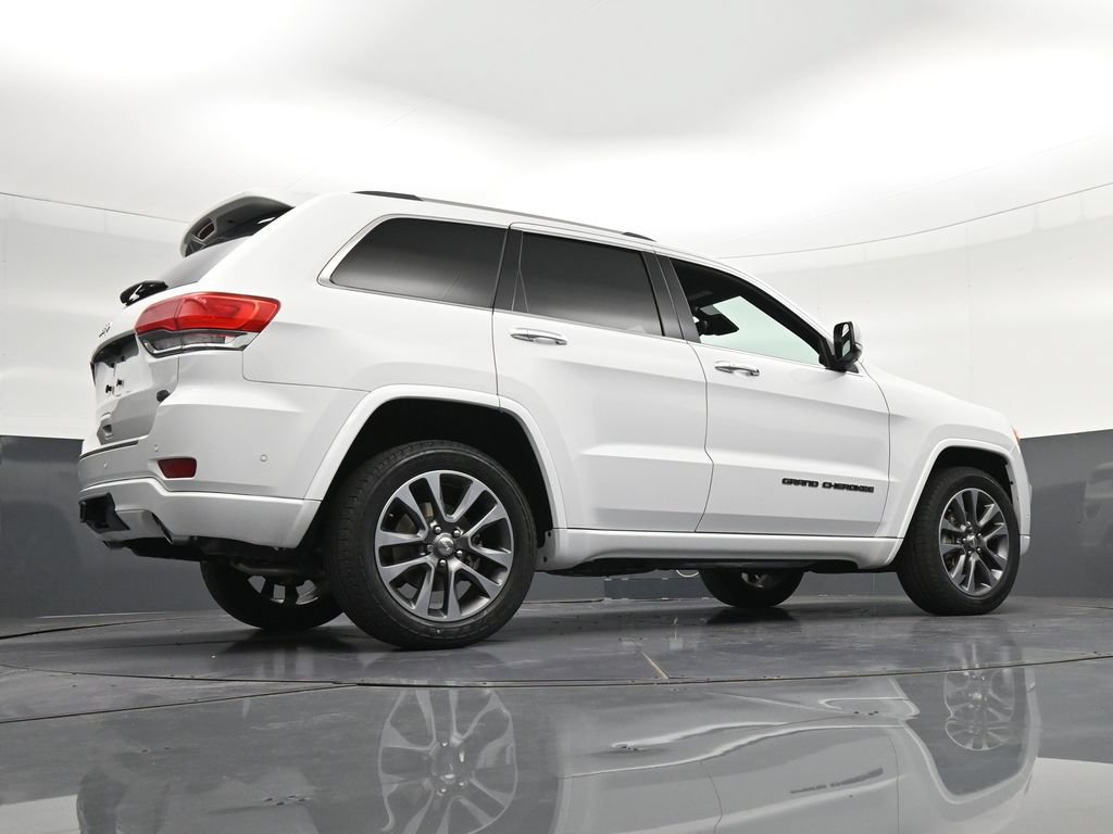 Used 2017 Jeep Grand Cherokee Overland w/ Jeep Active Safety Group RWD image 29