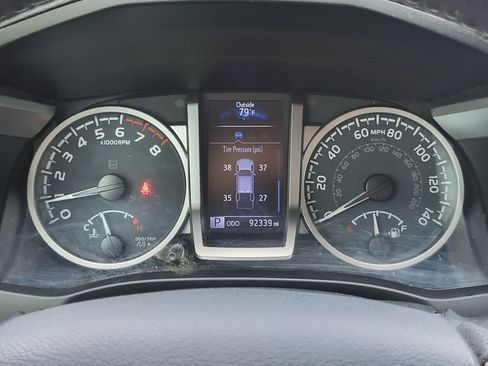 Used 2020 Toyota Tacoma SR5 RWD image 15
