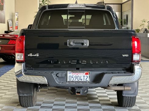 Used 2019 Toyota Tacoma SR5 image 5