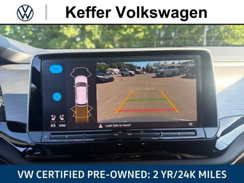 Used 2024 Volkswagen Atlas Cross Sport SE FWD image 27