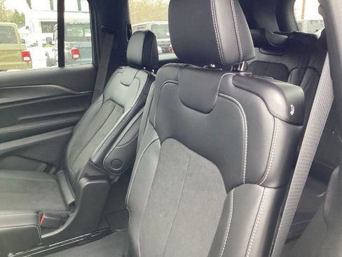 New 2025 Jeep Grand Cherokee L Altitude AWD/4WD image 23