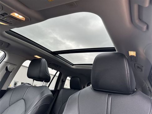 Used 2023 Toyota Highlander Limited image 17