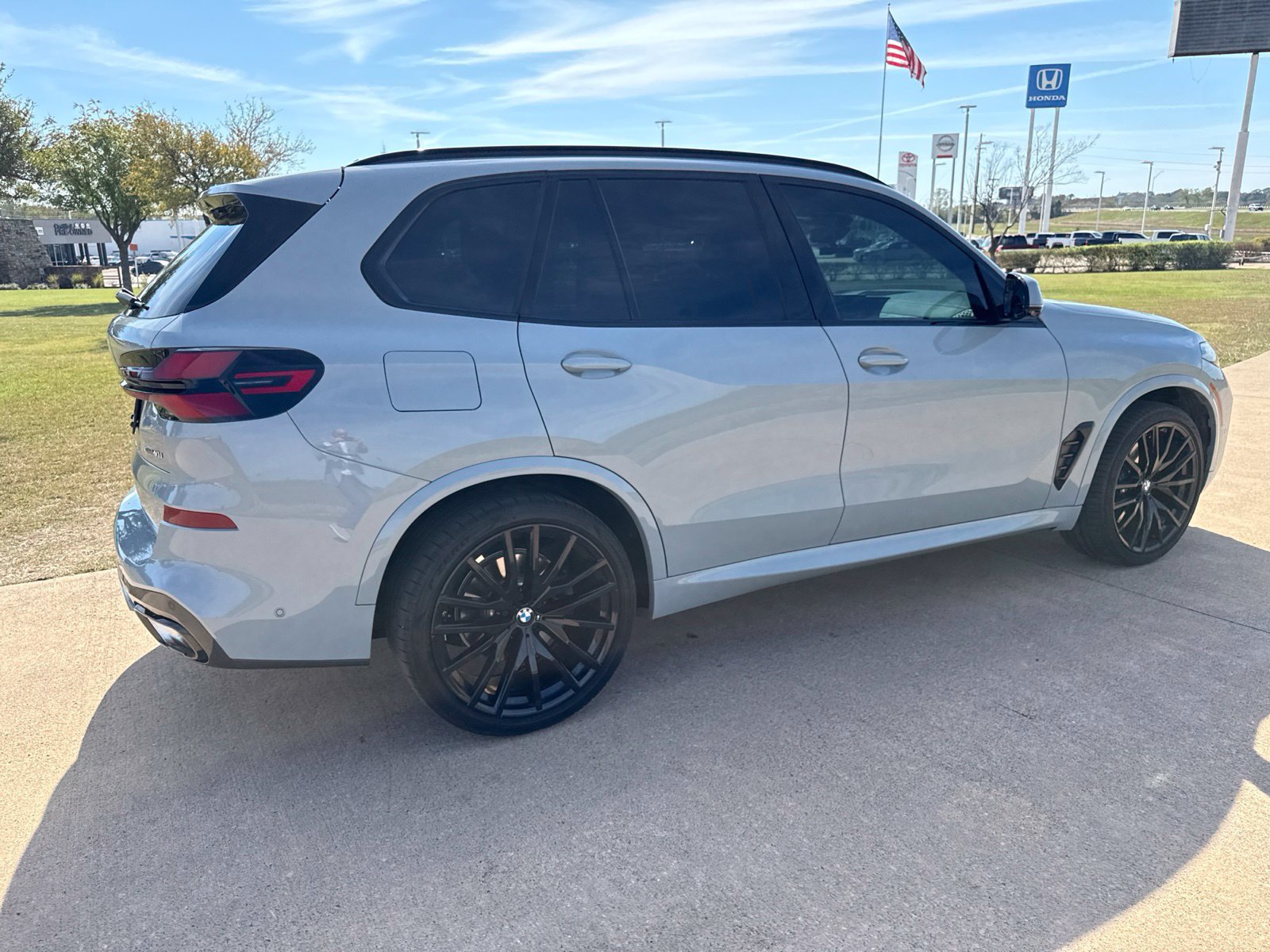 Used 2025 BMW X5 xDrive40i w/ Executive Package AWD/4WD image 8