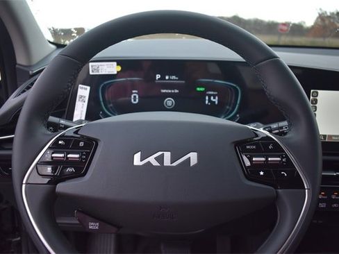 New 2026 Kia Niro EX image 29
