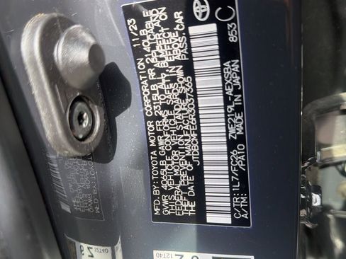 Used 2024 Toyota Corolla SE w/ SE Package image 13