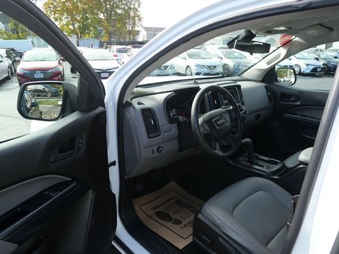 Used 2016 GMC Canyon W/T image 9