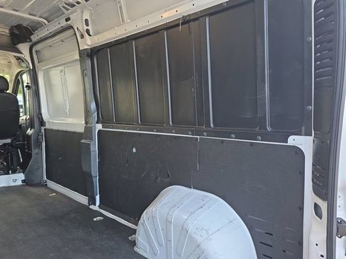 Used 2025 RAM ProMaster 2500 w/ Convenience Group FWD image 11