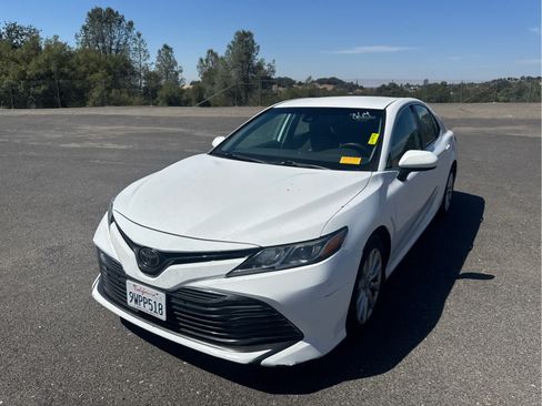 Used 2020 Toyota Camry LE FWD image 1