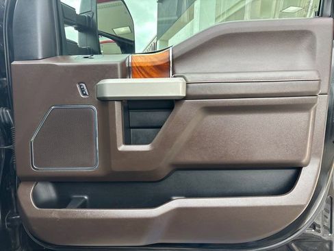 Used 2017 Ford F350 King Ranch image 59